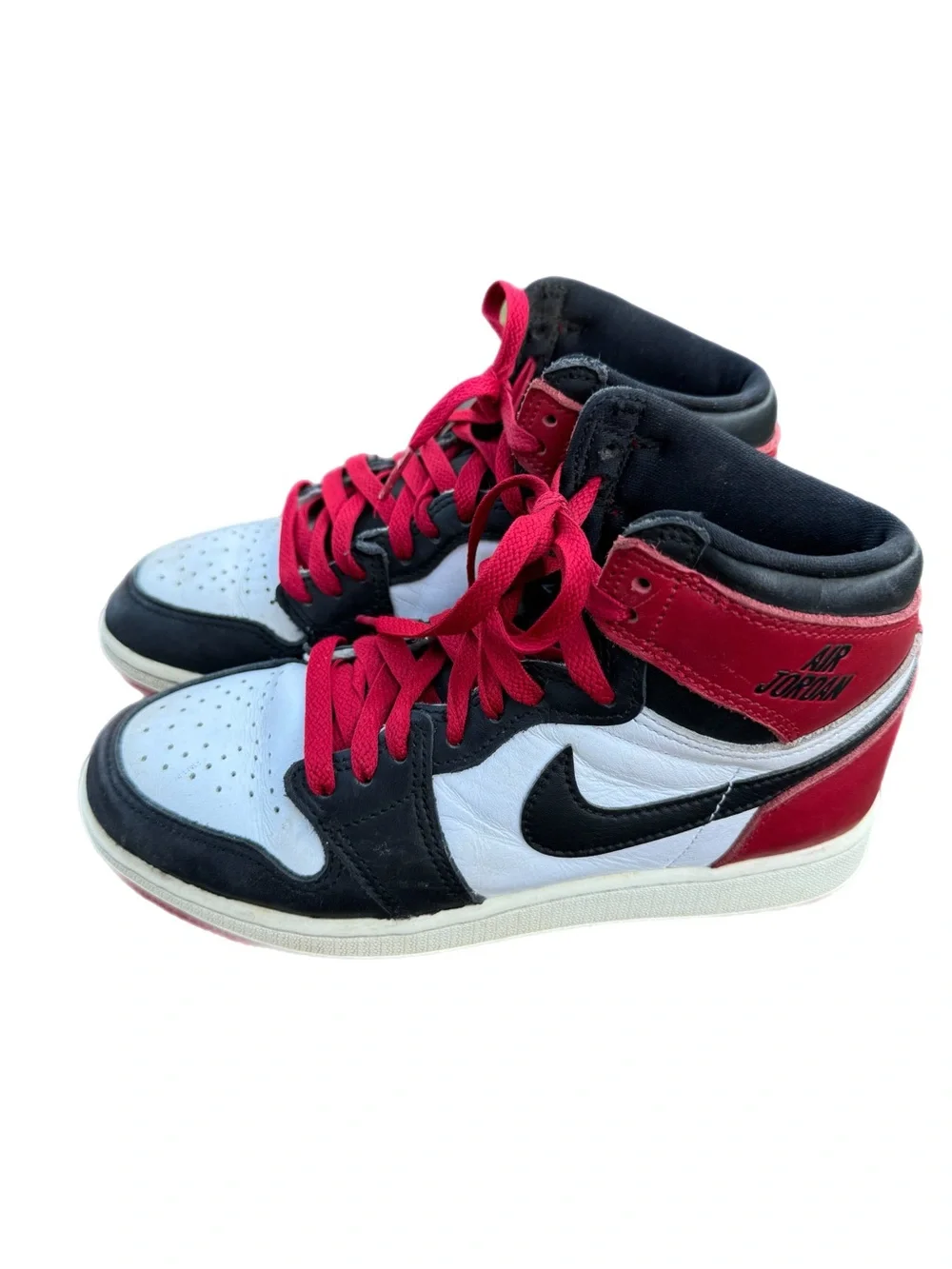 Jordan 1 Retro High OG Kids Shoes - White/Black/Red Sz 4Y FD4137-106 Basketball